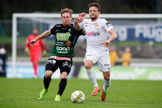 Varbergs Christoffer Arvidsson och Dalkurds Kujtim Bala i