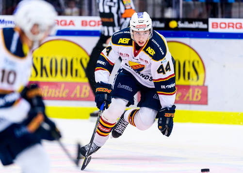 Djurgårdens Lukas Vejdemo med pucken
