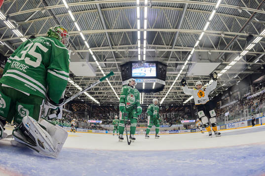 Skellefteås Joakim Lindström jublar