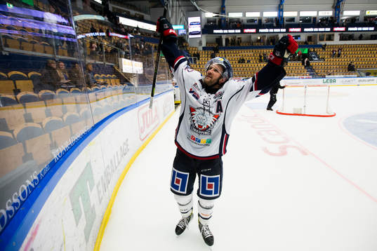 Linköpings Sebastian Karlsson jublar