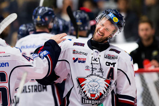 Linköpings Sebastian Karlsson jublar