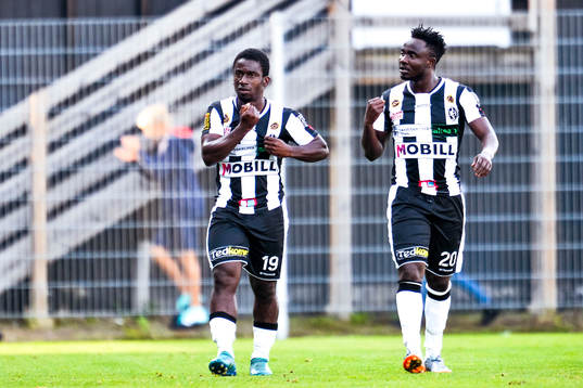 Landskronas Thierry Zahui och Edafe Egbedi jublar