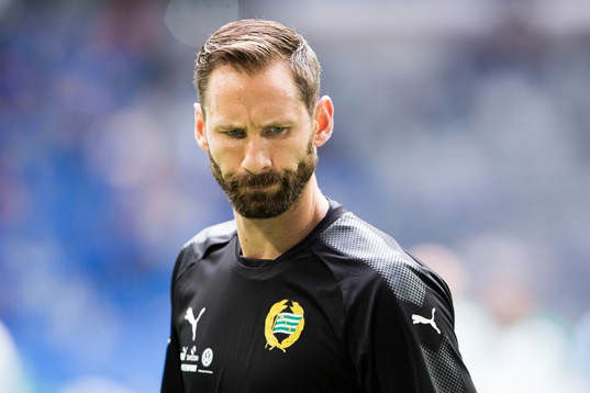 Hammarbys målvakt Johan Wiland deppar