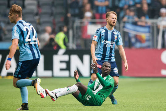 Hammarbys Pa Amat Dibba och Djurgårdens Jacob Une Larsson