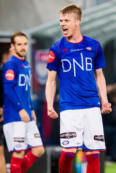 Samuel Karl Fridjonsson of Vålerenga celebrates