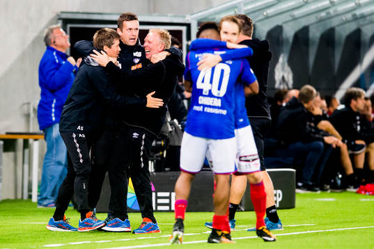 Ronny Deila, head coach of Vålerenga, celebrates