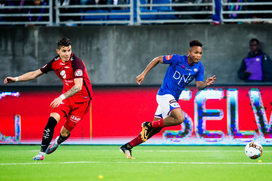 Vidar Ari Jónsson of Brann and Chidera Ejuke of Vålerenga