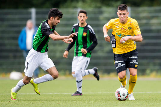Elfsborgs Aleksandar Ceganjac och GAIS Laok Abdulkarim