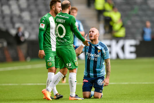 Djurgårdens Magnus Eriksson och Hammarbys Kennedy