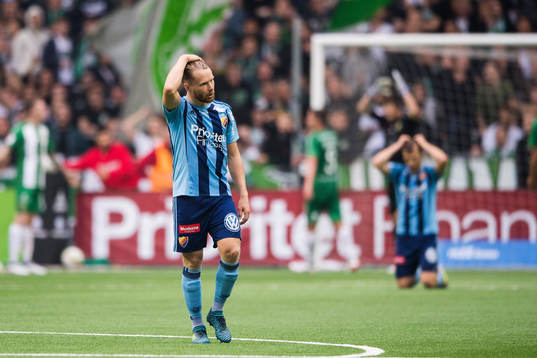Djurgårdens Jacob Une Larsson deppar