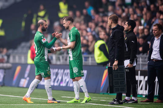 Hammarbys Kennedy Bakircioglu byts ut mot Arnór Smárason
