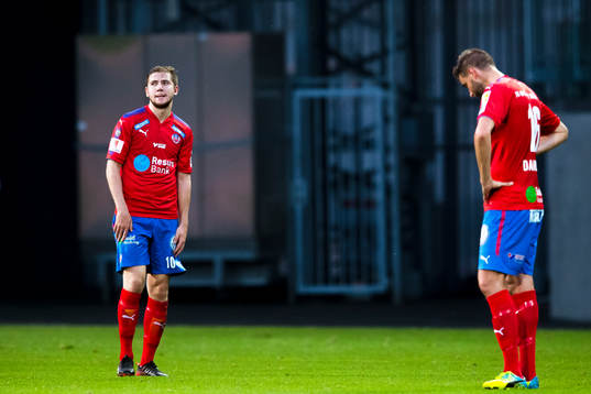 Helsingborgs Darijan Bojanic  och Mikael Dahlberg deppar