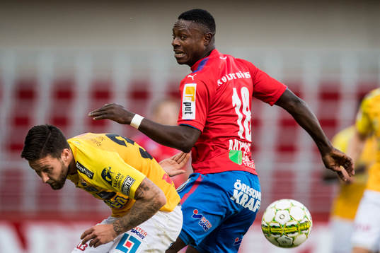 Helsingborgs Oke Akpoveta och Falkenbergs Hampus Svensson
