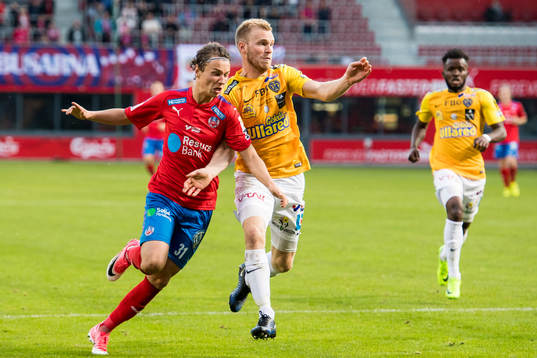 Helsingborgs Alex Timossi Andersson gör en löpning och