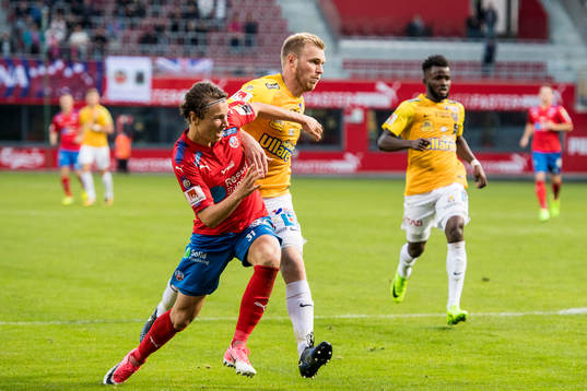 Helsingborgs Alex Timossi Andersson gör en löpning och