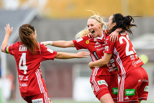 Piteås Elin Bragnum jublar