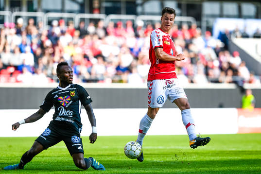 Kalmars Melker Hallberg och Östersunds Samuel Mensiro