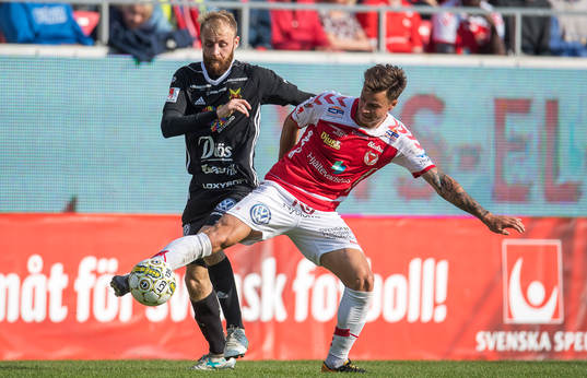 Kalmars Filip Sachpekidis och Östersunds Curtis Edwards