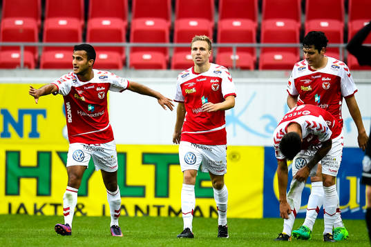 Kalmars spelare jublar