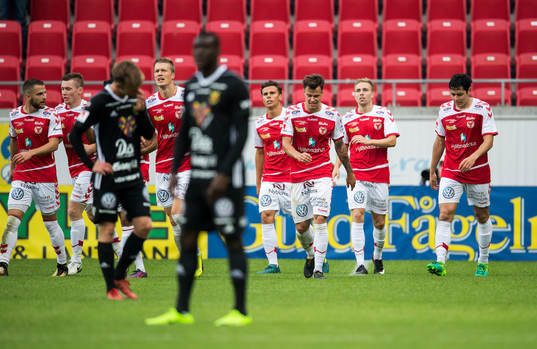 Kalmarspelarna jublar