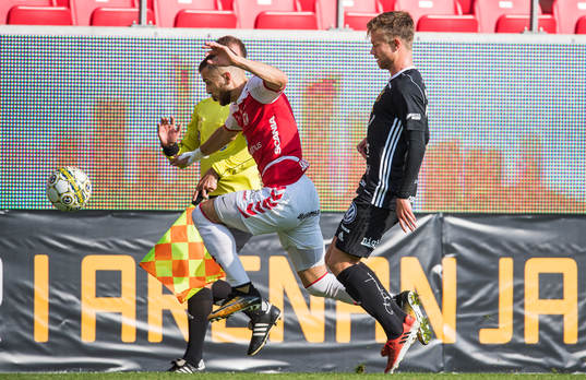 Kalmars Filip Sachpekidis och Östersunds Dennis Widgren