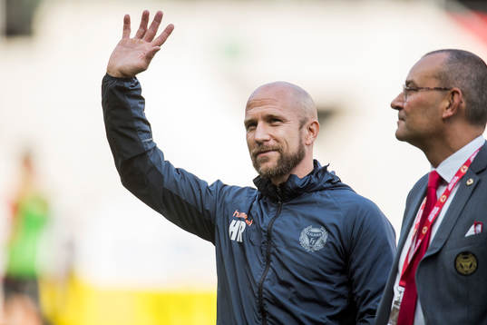 Kalmars assisterande tränare Henrik Rydström avtackades
