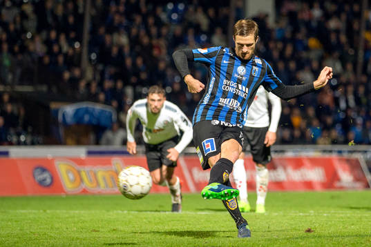 Sirius Jesper Arvidsson gör 2-3 på straff