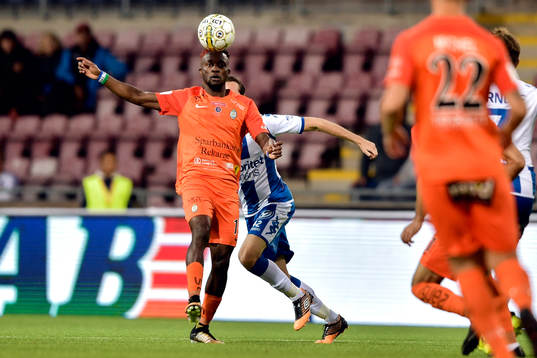AFC Eskilstunas Mohamed Buya Turay och IFK Göteborgs Emil