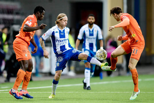 IFK Göteborgs Elias Mar Omarsson och AFC Eskilstunas Taye