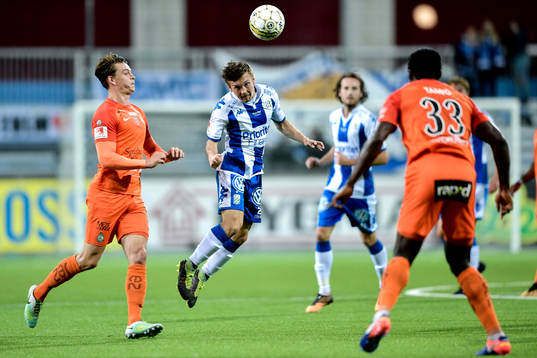AFC Eskilstunas Andrew Fox och IFK Göteborgs Patrik