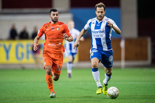 AFC Eskilstunas Farshad Noor och IFK Göteborgs Tobias