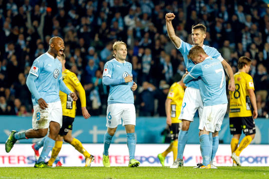 Malmö FFs Markus Rosenberg jublar med lagkamrater