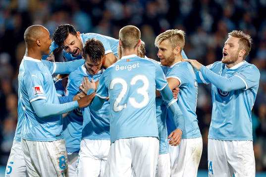 Malmö FFs Markus Rosenberg jublar med lagkamrater