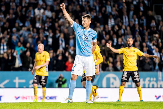 Malmö FFs Markus Rosenberg jublar samtidigt som Elfsborgs