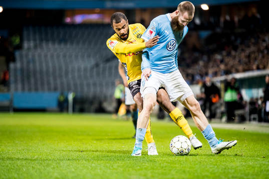 Malmö FFs Jo Inge Berget och Elfsborgs Issam Jebali