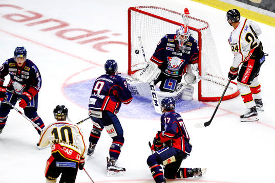 Luleås Einar Emanuelsson gör 0-1