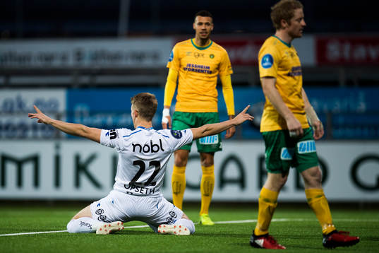 Kristian Fardal Opseth celebrates 1-0
