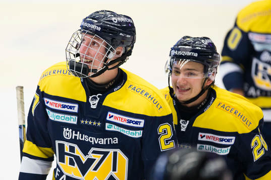 s David Gustafsson jublar