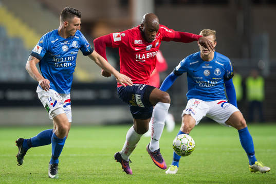 Trelleborgs Alexander Blomqvist och Örgrytes Hakeem Araba
