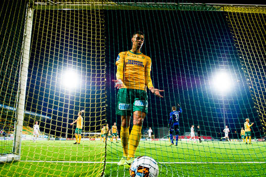 Emmanuel Troudart of Ull/Kisa looks dejected