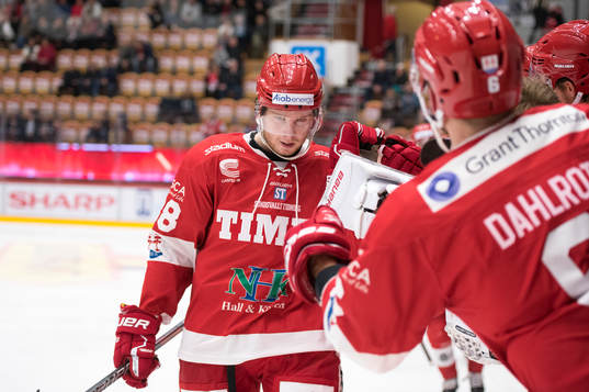 Timrås Lukas Zetterberg jublar