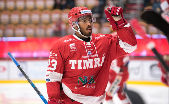 Timrås Jeremy Boyce-Rotevall jublar
