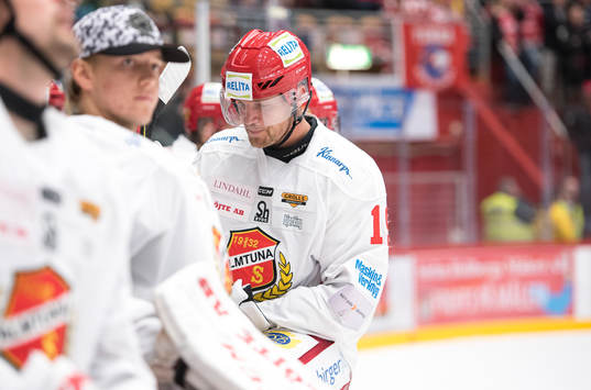 under Almtunas William Quist deppar ishockeymatchen i