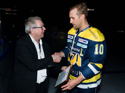 s Martin Thörnberg tilldelas priset Rinkens riddare