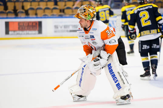 Karlskronas målvakt Johannes Jönsson deppar