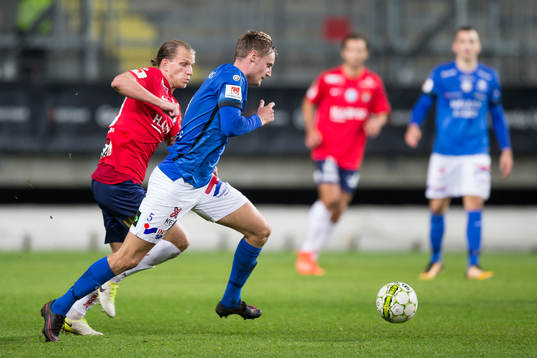 Örgrytes Sebastian Carlsén mot Trelleborgs Anton Tideman