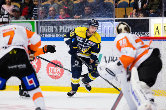 s Martin Thörnberg med pucken