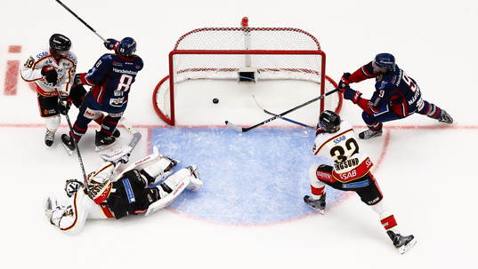 Mål 1-1 av Linköpings Derek Roy förbi Luleås målvakt