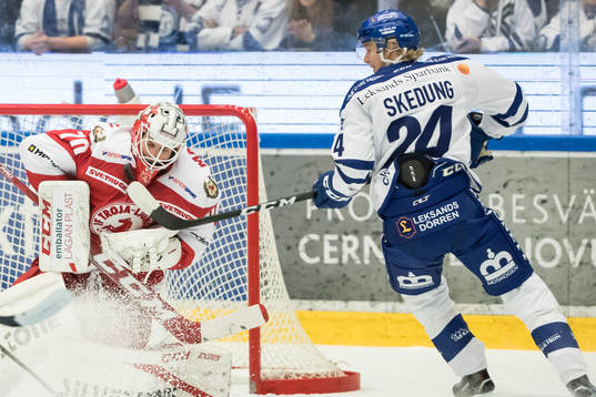 Leksands Isak Skedung chans framför Troja/Ljungby Trojas