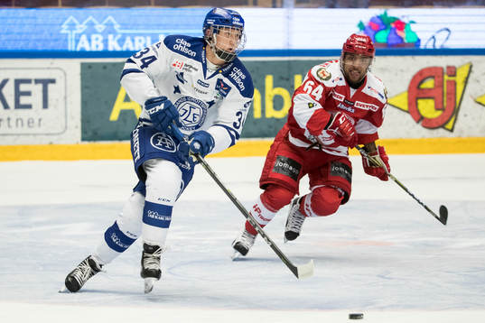 Leksands Olle Alsing jagas av Troja/Ljungby Trojas